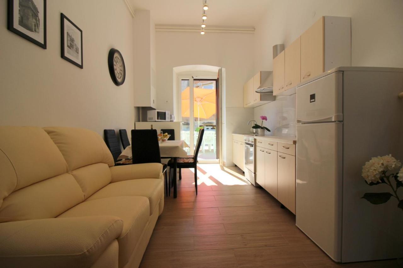 Apartment Old City Poreč Eksteriør billede